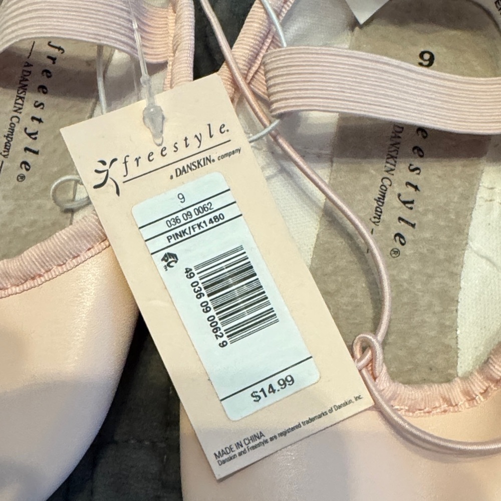 Freestyle Soft Pink Kids Dress Shoes NWT - Picture 2 of 3